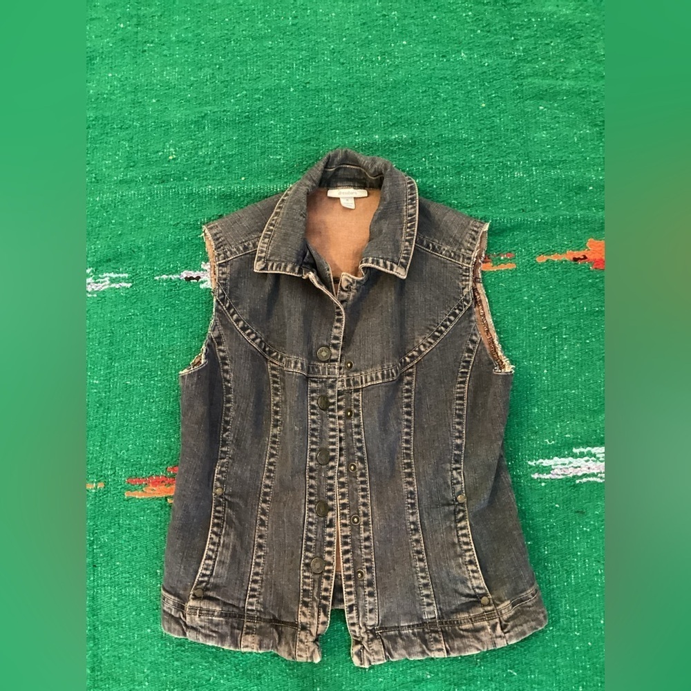 Dress barn - button vest- purple stone washed-embroidered-SZ M